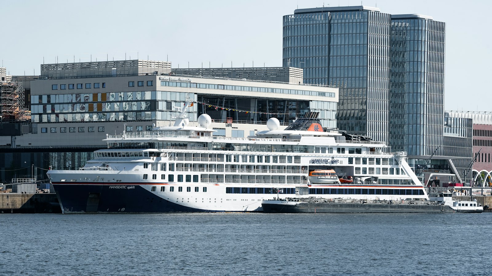 Kreuzfahrtschiff am Cruise Center in Hamburg (Symbolbild)